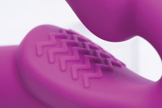 Ярко-розовый безремневой вибрострапон Evoke Vibrating Strapless Silicone Strap-on Dildo - XR Brands - купить с доставкой в Новочеркасске